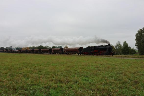 58 311 mit Schotterzug bei Miesenbach