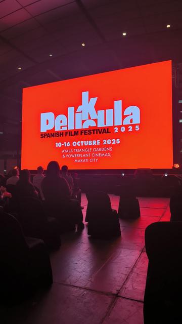 LED wall showing the pelikula logo