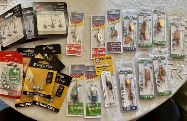 Mängder av nya fiskedrag och jigghuvud