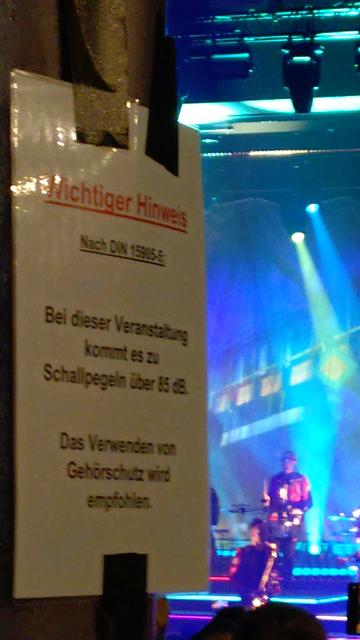 Meute und DIN Warnung
