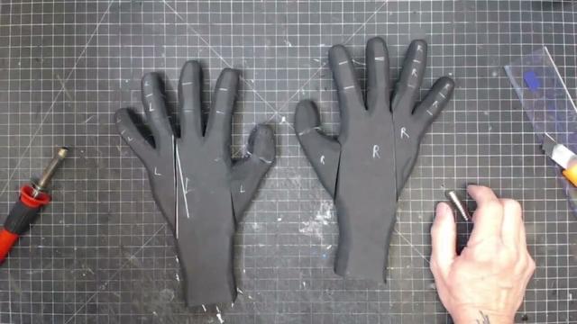 コスプレ用のフォームハンド。
