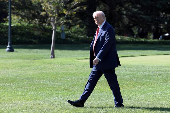 El presidente de Estados Unidos, Donald Trump, se dirige al hospital militar Walter Reed para una revisión rutinaria.