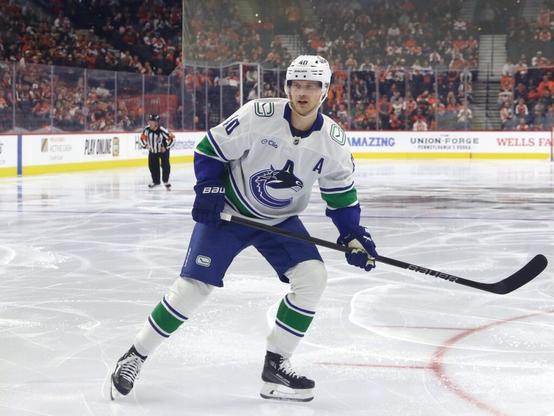 Fixing Elias Pettersson: Is the Canucks Star Forward About to Hit the Market? - The Hockey Writers - Vancouver Canucks