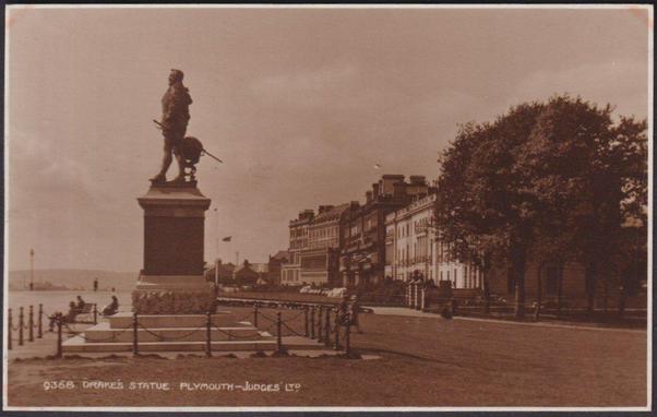 Sepia real photographic postcard showing a view of Drake's Statue on The Hoe in Plymouth, Devon.

Published by Judges Ltd, Hastings, No 9368, 1927.

Postally unused.

Very good condition, with extremely slight corner bumps.