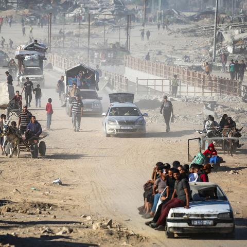 Palestinians in Gaza made their way north toward Gaza City on Friday after the announcement of a cease-fire.
