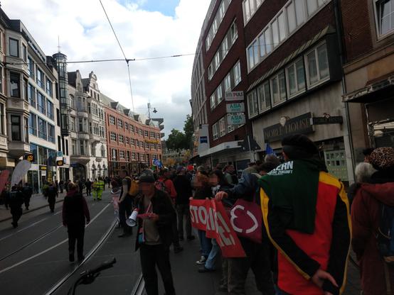 Demozug in der Bahnhofsstr.