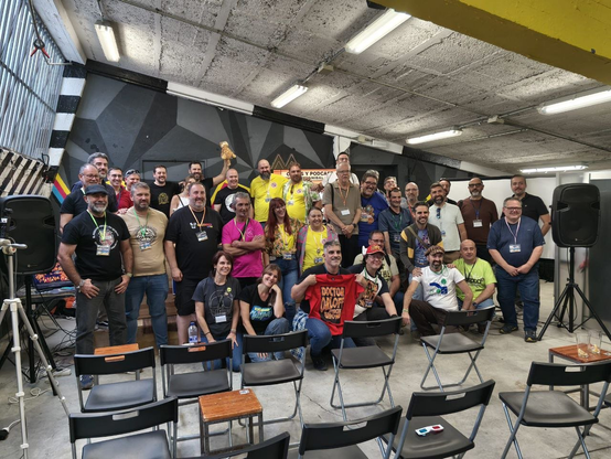 Foto de familia del Cañas y Podcast II Edición