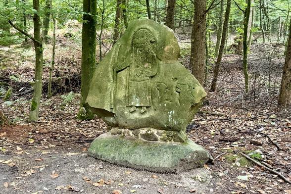 Das Denkmal „Griese Mönch“ in der Hohen Mark.