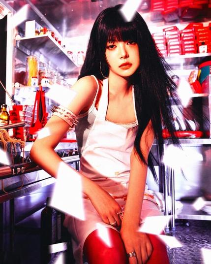 251013 Eunchae - 1st Single Album: SPAGHETTI (Concept Photo 1: CHEEKY NEON PEPPER)