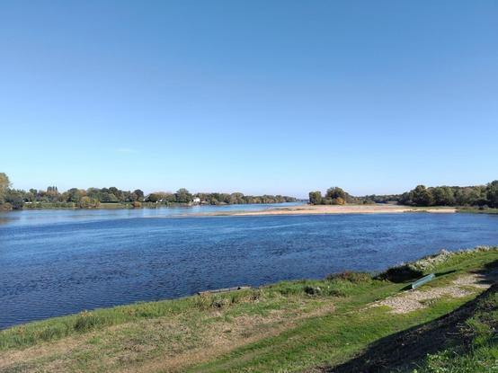 Photographie prise au confluent de la Vienne et de la Loire.