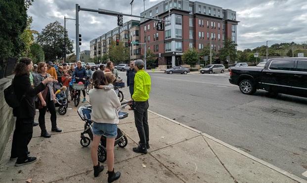 Walkers pause at horrible Ukraine Way intersection