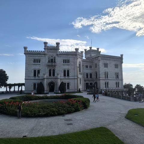 Castello Miramare, Trieste, Italia
#castello #castel #chateau #miramare #castellomiramare #trieste #italie #italia #italy