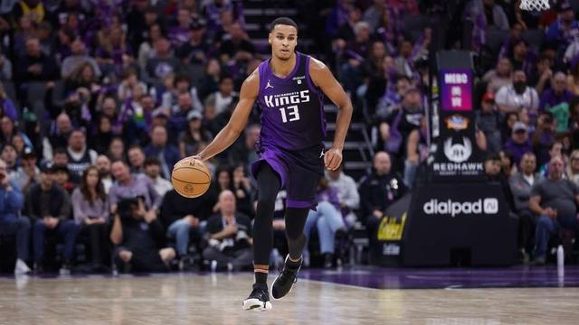 Kings forward Murray sidelined for more than a month
