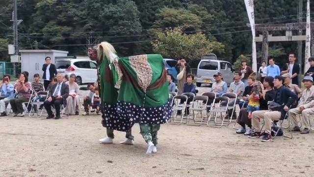 「荒廻し剣」桃俣獅子舞