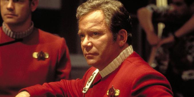 <img alt="Star Trek: Enterprise – perché William Shatner non avrebbe potuto salvare la serie dalla cancellazione" class="webfeedsFeaturedVisual wp-post-image" height="900" src="https://i3.wp.com/static0.srcdn.com/wordpress/wp-content/uploads/2025/10/william-shatner-as-captain-james-t-kirk-in-star-trek-generations.jpg?w=1600&amp;h=900&amp;fit=crop&amp;w=1600&amp;resize=1600,900&amp;ssl=1" style="display: block; margin-bottom: 5px; clear: both;" title="Star Trek: Enterprise – perché William Shatner non avrebbe potuto salvare la serie dalla cancellazione" width="1600" /><div class="starw-prima-del-contenuto_4" id="starw-2315090756"><div id="addendoContainer_Interstitial"></div></div><p>Durante la sua messa in onda, <strong>Star Trek: Enterprise</strong> ha rappresentato un caso complesso nel panorama del franchise, diviso tra ambizione narrativa e calo di ascolti. La quarta stagione, andata in onda tra il 2004 e il 2005, è ricordata non solo per l’alta qualità degli episodi, ma anche per una <strong>mancata occasione storica</strong>: l’apparizione di <strong>William Shatner</strong>, il leggendario interprete del Capitano Kirk.</p><div class="starw-contenuto_6" id="starw-1471760441" style="margin-top: 2px; margin-bottom: 2px;"><!-- BOX 300x250 Articolo 1 -->
<div id="addendoContainer_9001" style="width: 300px; height: 250px;">
</div></div>
<p>Sebbene l’idea fosse concreta e sostenuta da parte del team creativo, il progetto non si realizzò mai. E, anche se fosse avvenuto, probab