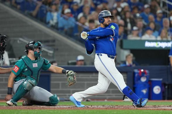 Blue Jays Notes: Santander, Bichette, Rotation