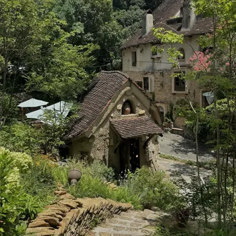 ここは中世ヨーロッパ？静岡・浜松にある「ぬくもりの森」が“ジブリの世界みたい”って話題だよ