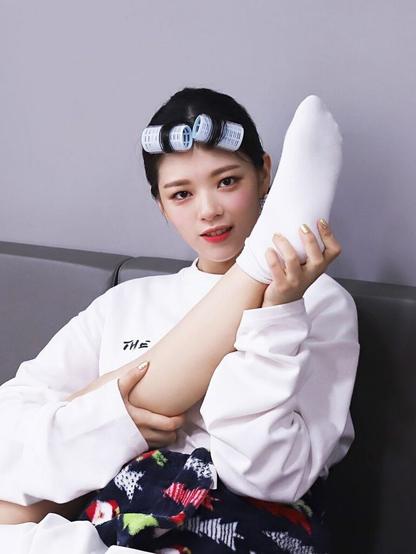 Jeongyeon & her 'guitar'