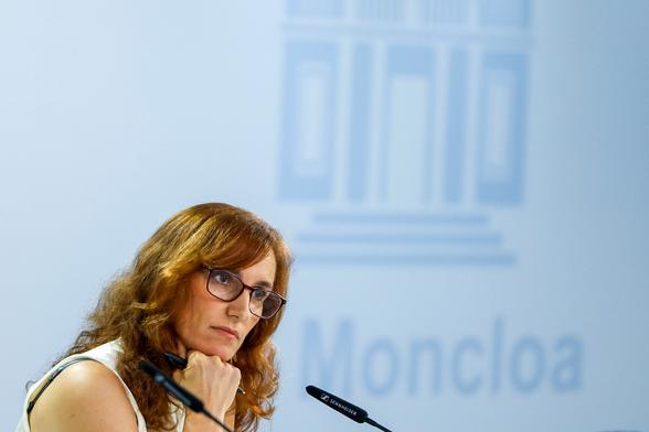 La ministra de Sanidad, Mónica García, durante la rueda de prensa posterior a la reunión del Consejo de Ministros de este martes.