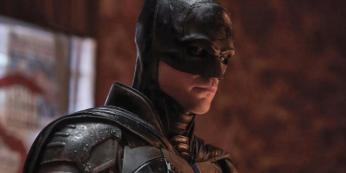<img alt="The Batman 2 rinviato al 2027, ma nel 2025 arriva Aztec Batman: Clash of Empires" class="webfeedsFeaturedVisual wp-post-image" height="900" src="https://i0.wp.com/static0.srcdn.com/wordpress/wp-content/uploads/2025/09/adobe-express-file-48.jpg?w=1600&amp;h=900&amp;fit=crop&amp;w=1600&amp;resize=1600,900&amp;ssl=1" style="display: block; margin-bottom: 5px; clear: both;" title="The Batman 2 rinviato al 2027, ma nel 2025 arriva Aztec Batman: Clash of Empires" width="1600" /><div class="starw-prima-del-contenuto_4" id="starw-4069330161"><div id="addendoContainer_Interstitial"></div></div><p>Il 2025 si preannuncia un anno complicato per i fan del Cavaliere Oscuro: l’attesissimo <em>The Batman 2</em> non arriverà nei cinema prima del <strong>1° ottobre 2027</strong>. Tuttavia, gli appassionati potranno consolarsi con l’uscita di un nuovo film targato DC dedicato a Batman, questa volta in una veste completamente inedita.</p><div class="starw-contenuto_6" id="starw-1601763396" style="margin-top: 2px; margin-bottom: 2px;"><!-- BOX 300x250 Articolo 1 -->
<div id="addendoContainer_9001" style="width: 300px; height: 250px;">
</div></div>
<p>L’esordio di <strong>Robert Pattinson</strong> nel ruolo di Bruce Wayne nel film di <strong>Matt Reeves</strong>, uscito nel 2022, è stato accolto con grande entusiasmo da critica e pubblico. Con un incasso mondiale di <strong>772 milioni di dollari</strong>, <em>The Batman</em> ha confermato il successo del rilancio cinematografico del per