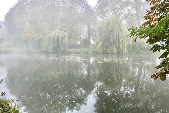 Berge de l'Indre dans le brouillard