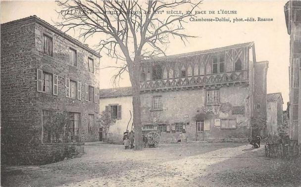Villerest Vieille Maison En Face L'Eglise à #Villerest (#Loire)  #CartePostaleAncienne 👉 https://cartorum.fr/carte-postale/70147/villerest-villerest-vieille-maison-en-face-leglise