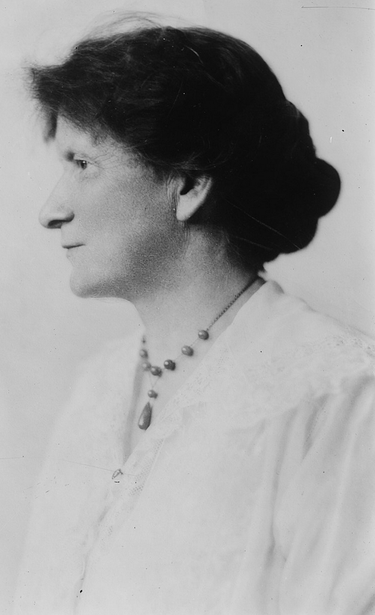 Sarah B. Hobson, from a 1910s news photo; a white woman with dark hair dressed to the nape, photographed in profile