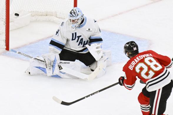 Blackhawks Finally Break Through with 3–1 Win Over Utah