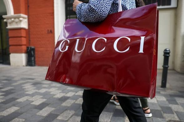 グッチやロエベなど3社に総額280億円のEU制裁金－価格慣行で競争阻害 - Bloomberg