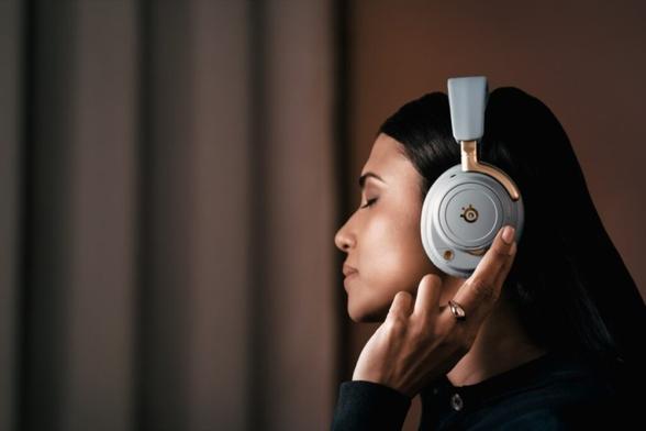 SteelSeries、最高峰ヘッドセット