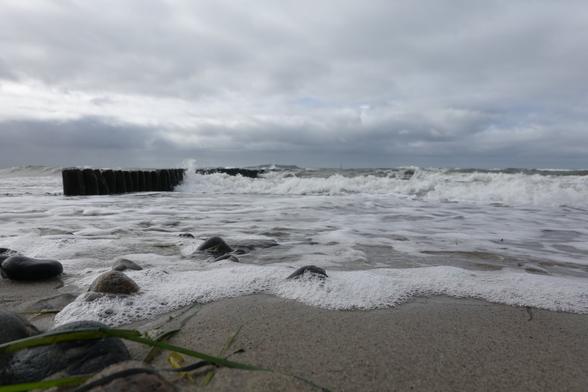 Schaum der Welle jetzt kurz vor der Kamera