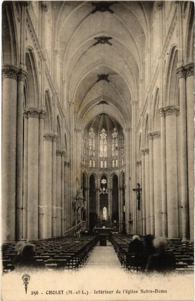 Cholet Interieur de l'Eglise à #Cholet (#MaineEtLoire)  #CartePostaleAncienne 👉 https://cartorum.fr/carte-postale/822004/cholet-cholet-interieur-de-leglise