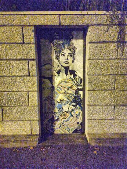 Streetart, femme moderne, drapée