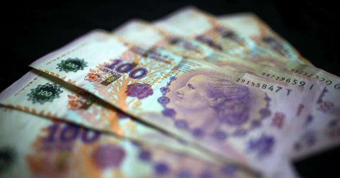 米、アルゼンチンペソ買い増し 200億ドル民間融資枠計画=財務長官 | ロイター