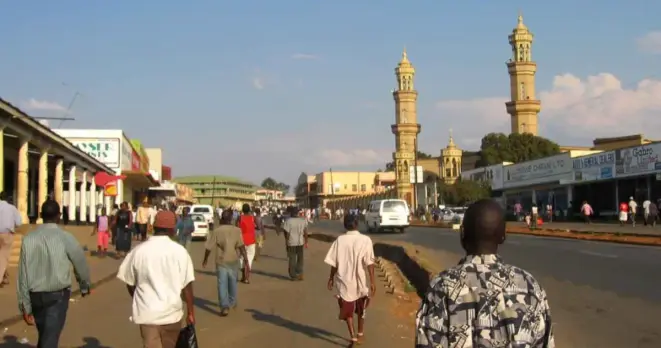 Photo of street in Lilongwe, Malawi N J Spicer 2006 CC BY 2.0 https://flic.kr/p/9v3jcc