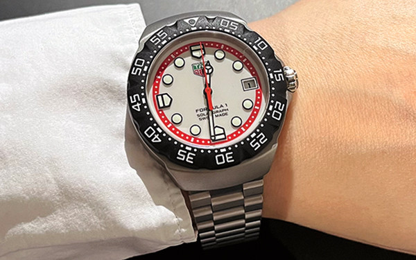 「タグ・ホイヤー フォーミュラ1 ソーラーグラフ」って実際どんな腕時計？　ドイツ版編集長が迫る！ | 高級腕時計専門誌クロノス日本版[webChronos]