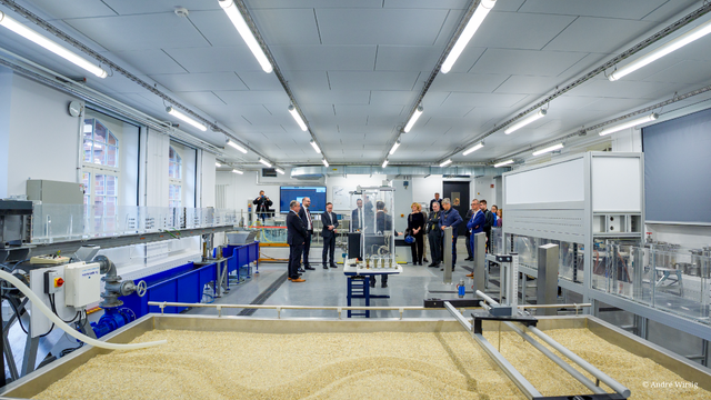 Fotoaufnahme eines Labors im Beyer-Bau.