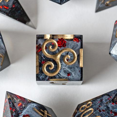 Detailaufnahme des D6 auf weißem Untergrund.