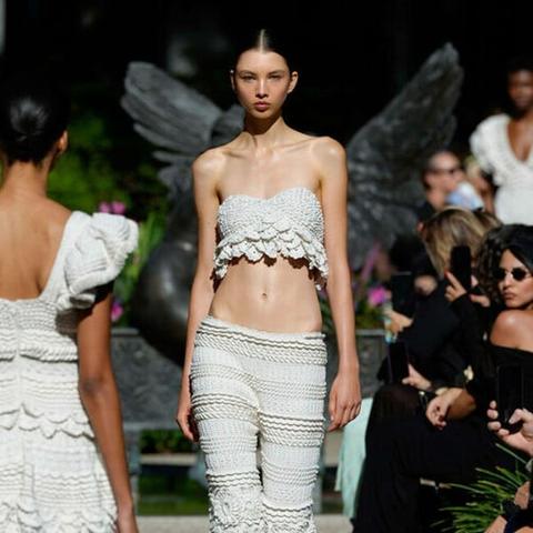 ファッション：痩せが再びランウェイに君臨 - FashionNetwork 日本