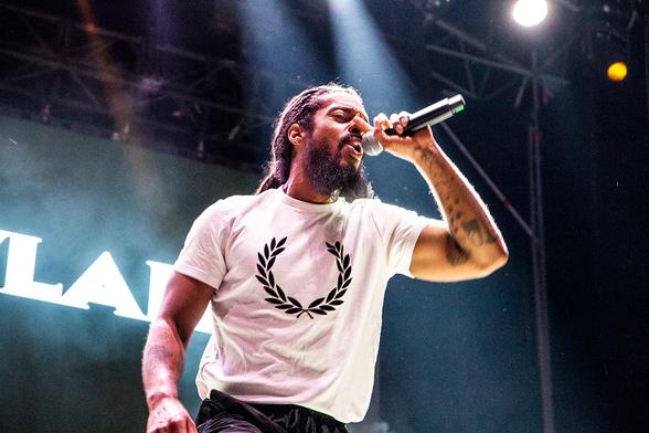 Picture: Bob Vylan by Mabe Navarrete / Neave Visual Art
Canela Party '25, del 20-23 agosto vivimos con intensidad uno de los mejores eventos musicales de la Costa del Sol
https://www.lafactoriadelritmo.com/canela-party-2025/20-a-23-de-agosto-2025-en-malaga
#Press #Canelaparty #Rock #Punk #Alternative #Music #Fest #Reports #Reviews #Pictures #Lives #Gigs #LaFactoríadelRitmo #PunkRockHistory