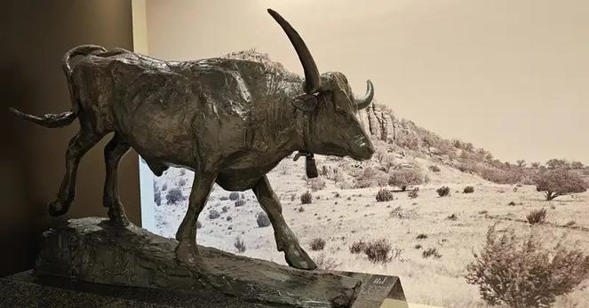 Bronze statue called Old Blue, 1995