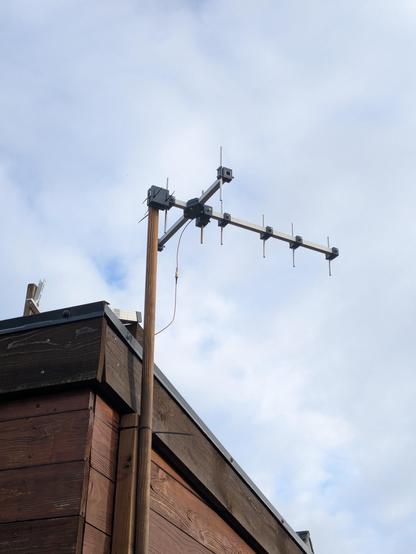 My new yagi antenna installed on my garden house.