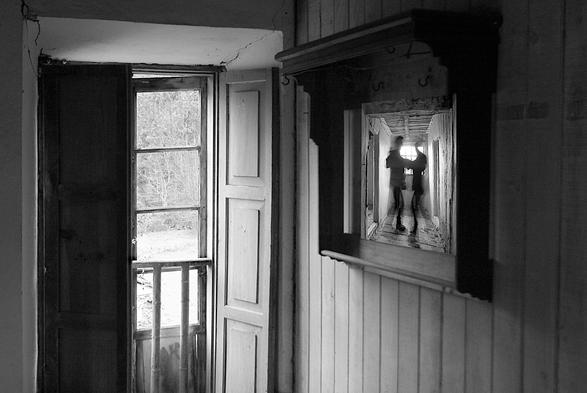 «Hours», obra seleccionada en el Concurso Internacional de Fotografía «Septenio 2010 : Islas del mundo». 
📷 Pedro M. Martínez © 🔗 https://linktr.ee/martinezcorada