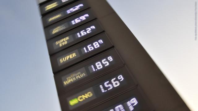 Baden-Württemberg möchte, dass es nur noch eine Erhöhung am Tag bei den Benzinpreisen an der Tankstelle gibt.  (Foto: dpa Bildfunk, picture alliance/dpa | Paul Zinken)