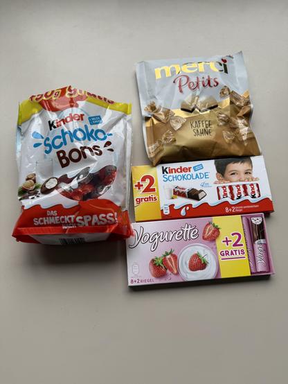 Schoko Bons, Yogurette, Kinderriegel und Merci