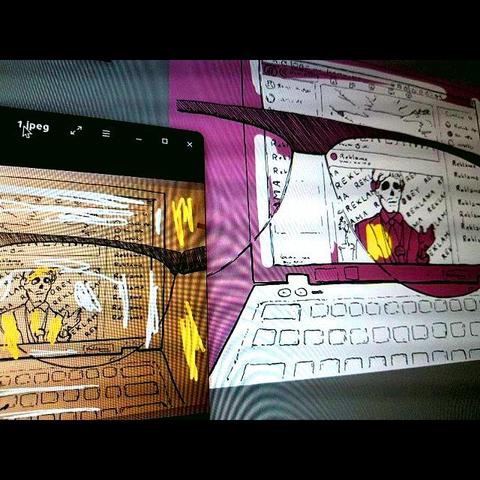 Zdjęcie monitora a na nim jakieś zombie, jakaś klawiatrua, okulary... Co tam się dzieje?