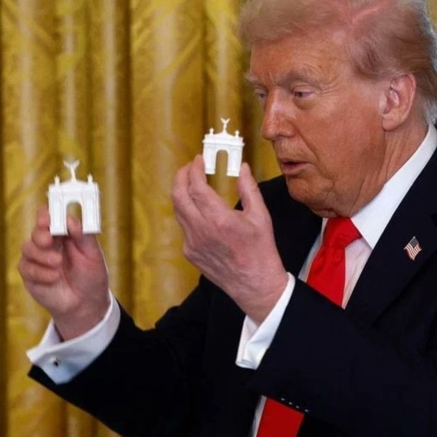 Trump shows off his grand plans