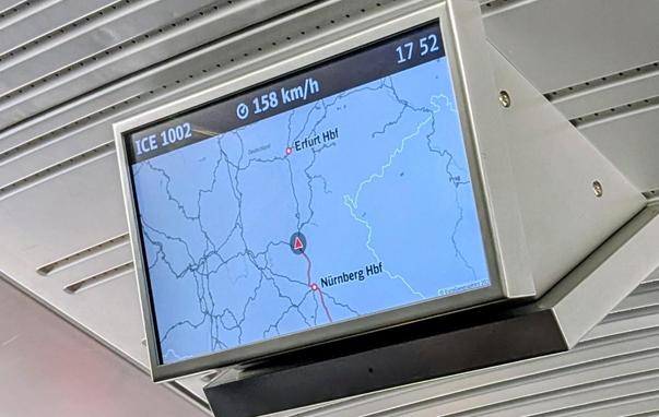 Fahrmonitor vom ICE1002 mit Standort zwischen Nürnberg Hbf und Erfurt Hbf bei 158 km/h