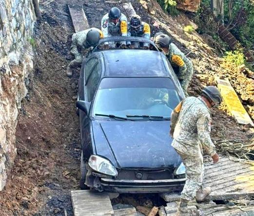 camino afectado por lluvia