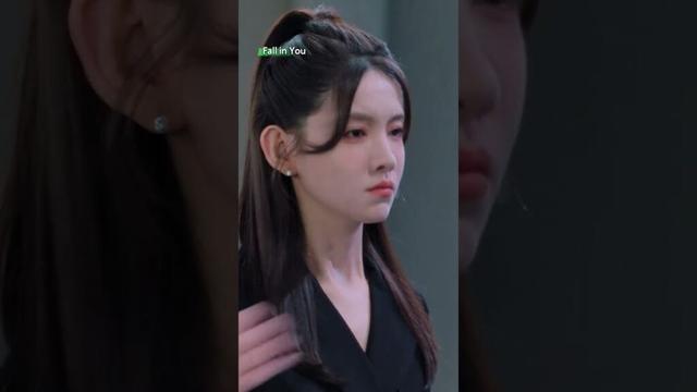 كلما تعرضت للخطر يظهر ليحميها!🛡️💪 أغرمت بك #fallinyou #fanzhixin #limuchen #iqiyi #cdrama